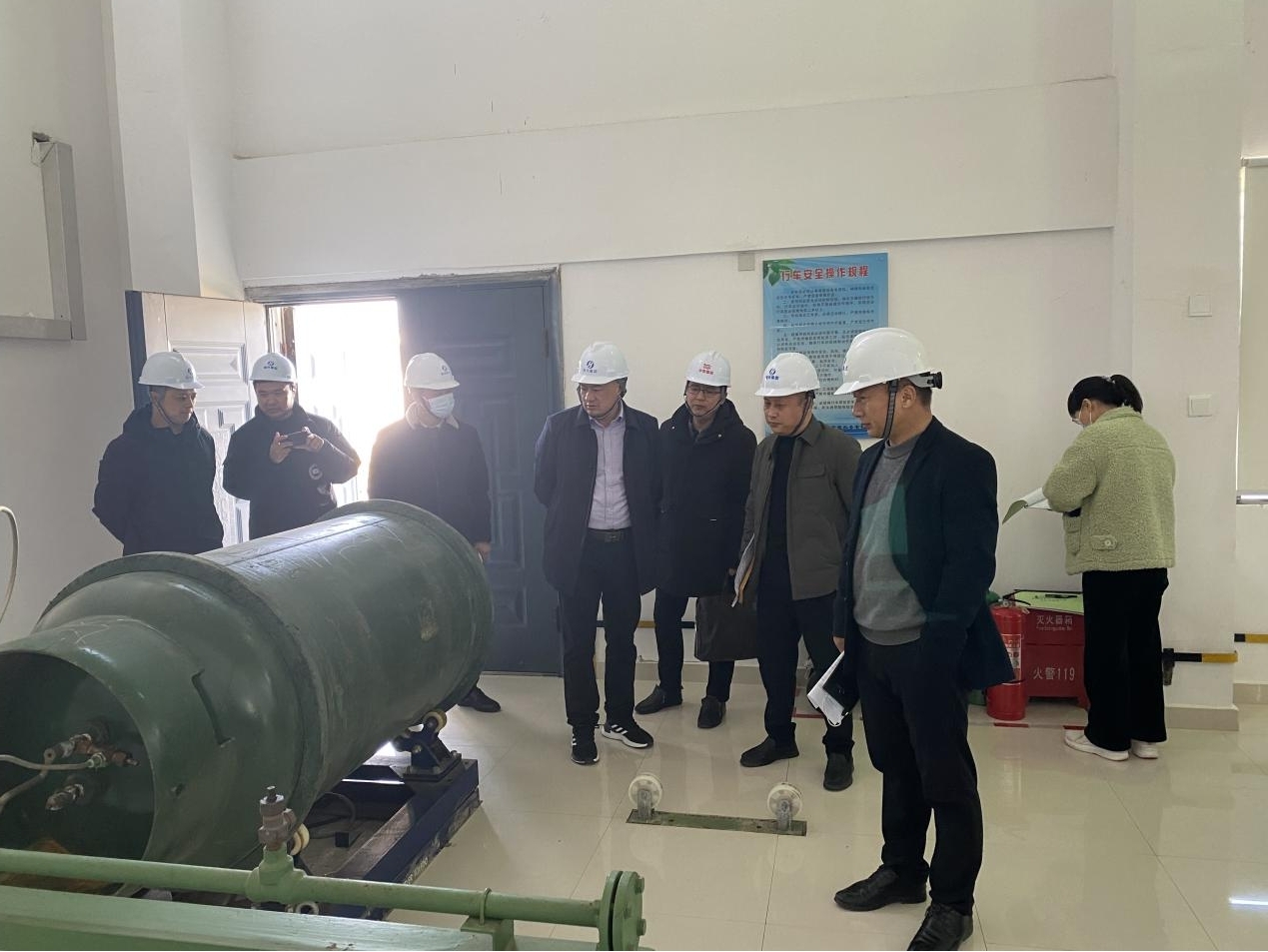 抖圈论坛集团赴新滩水务公司发展安全出产督查.jpg