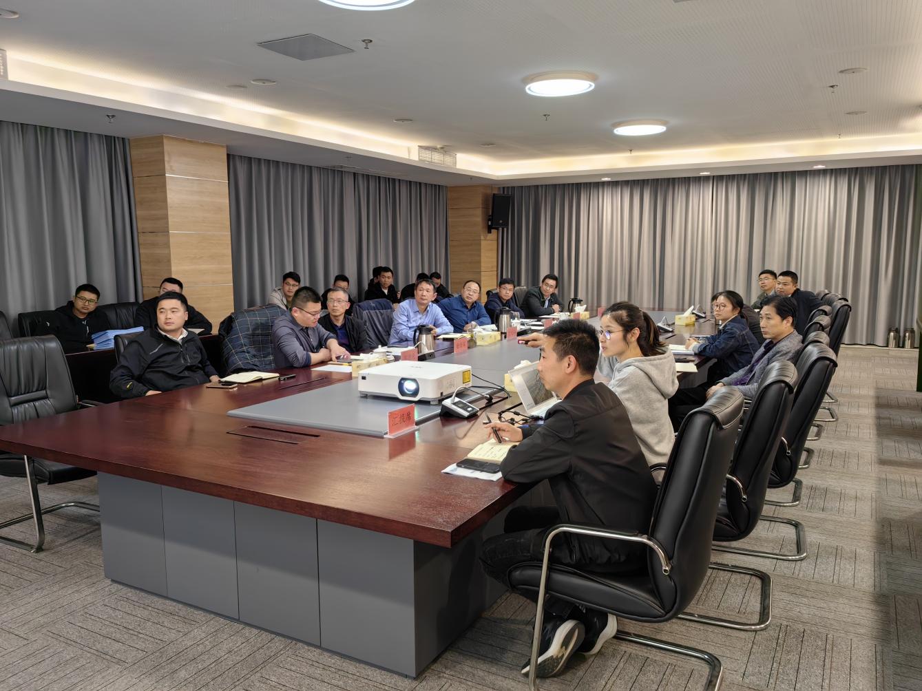 港城公司从严从速启动防汛工作.jpg