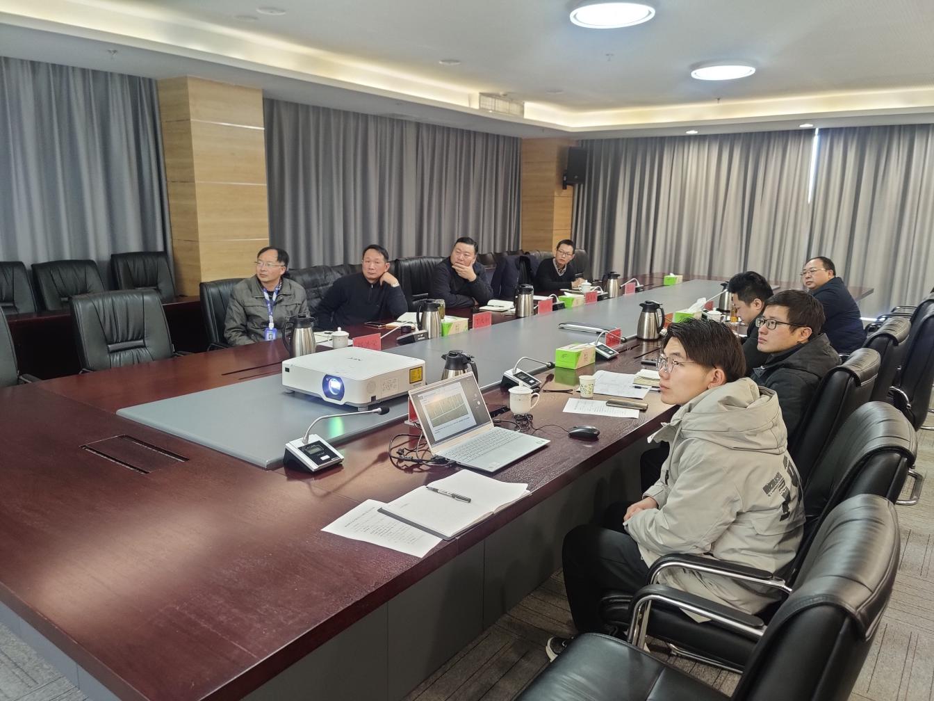 集团召开黄海新区滨兴路设计规划汇报会.jpg